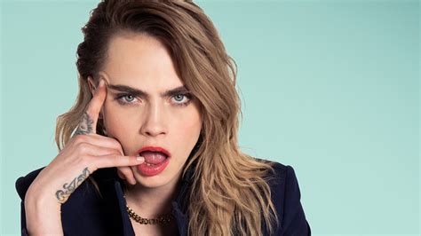 Vídeos pornôs com Cara Delevingne Sextape 